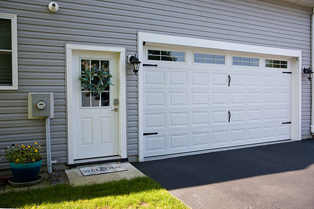 24/7 Emergency Garage Door Panel Replacement experts in New Haven, MI